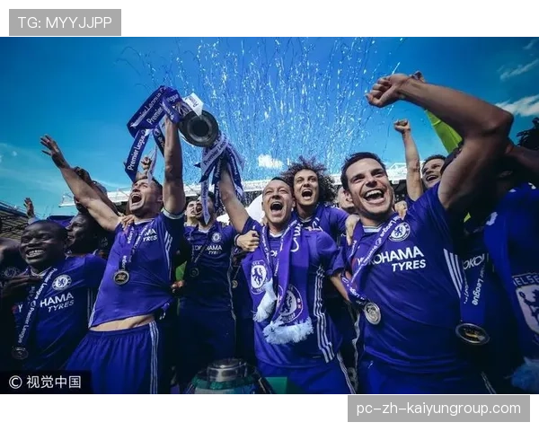 切尔西球迷庆祝夺冠场面壮观，切尔西球迷庆祝夺冠场面壮观英文
